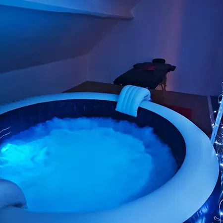 Chambre Spacieuse Privee Avec Jaccuzi Homestay